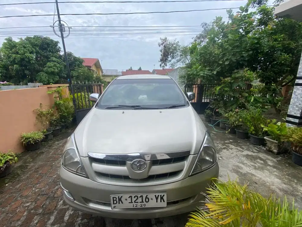 KIJANG INNOVA V 2.0 2004