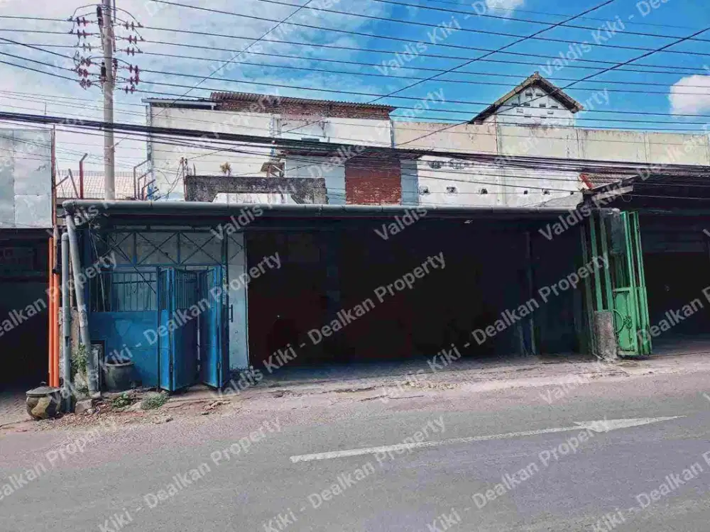 RUMAH USAHA KOMERSIAL STRATEGIS DI RAYA PUTRO AGUNG SURABAYA TIMUR