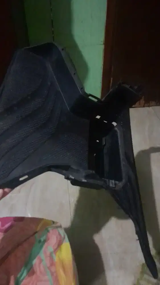 BODY KASAR VARIO BAGIAN PIJAKAN