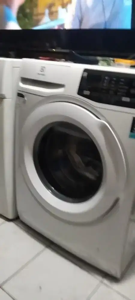 Mesin cuci electrolux 8kg