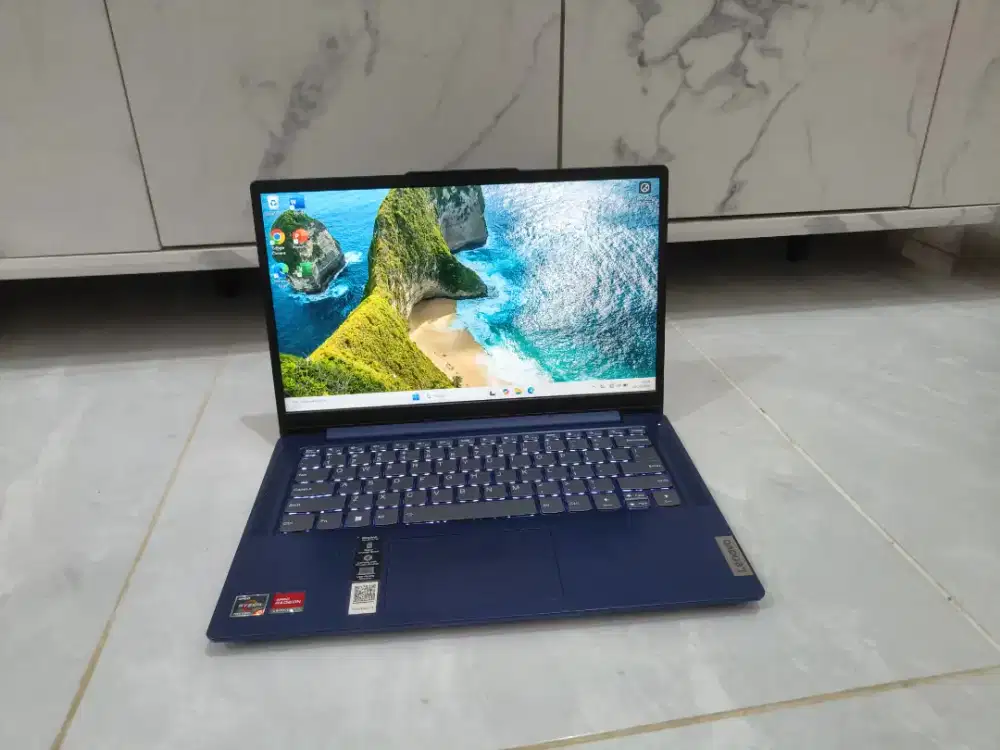 Laptop lenovo ryzen 5 7530U 8/512GB kondisi mulus seperti baru