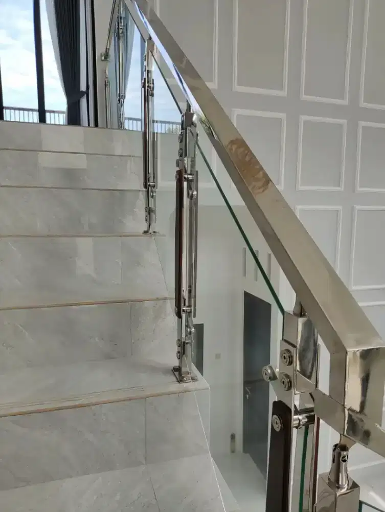 railing stanlis+kaca 8mili