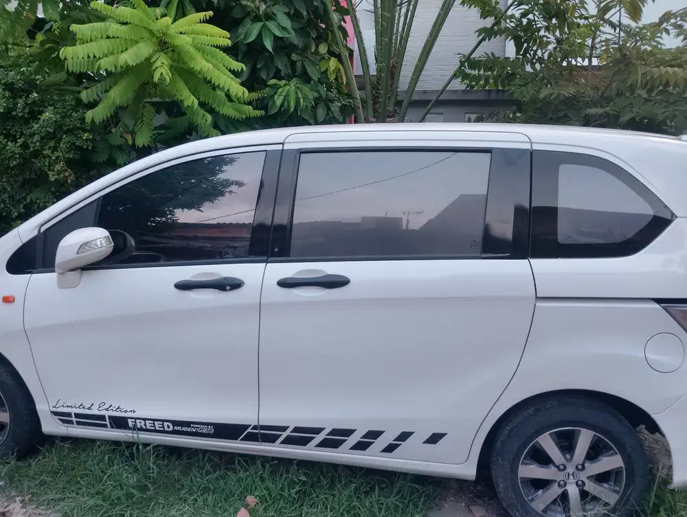 Honda Freed 2011 Bensin