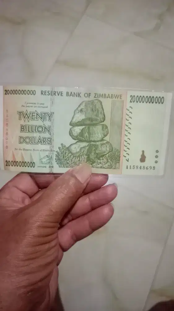 Uang kertas unik Zimbabwe