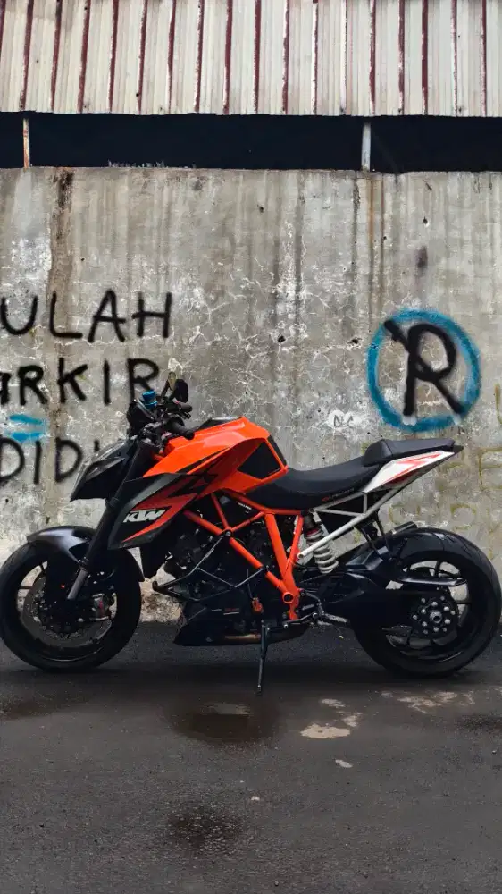 KTM SUPERDUKE 1290