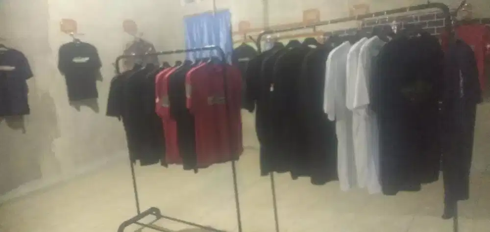 Kaos distro pria dan wanita cocok untuk sehari hari