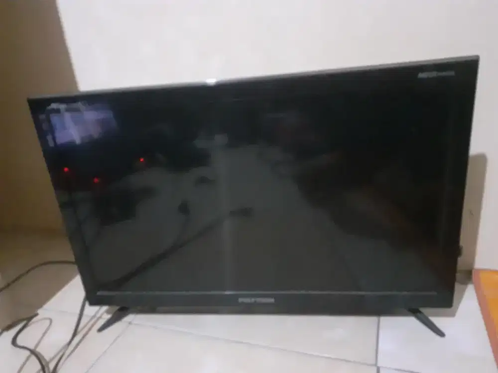 Tv polytron 24inch analog