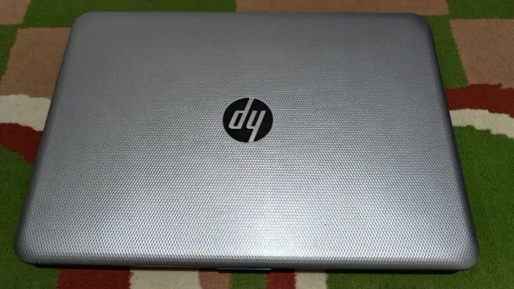 Laptop HP 14-AC181TU