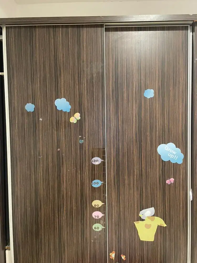 Lemari pakaian bongkar pasang