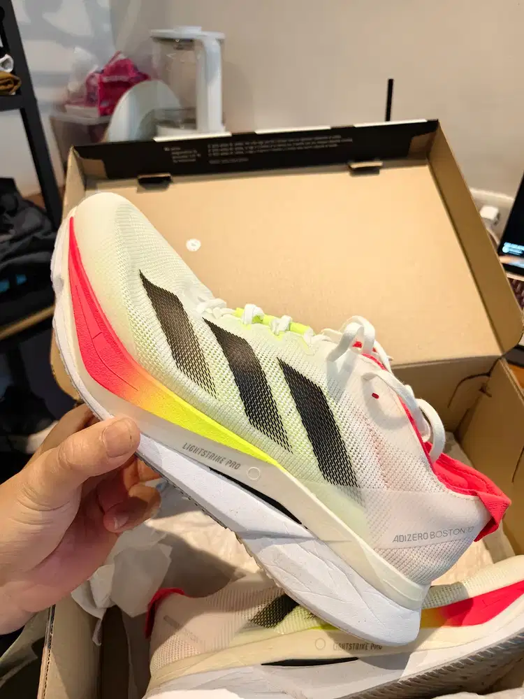 Adidas Adizero Boston 12 Male running shoes ukuran US 9 atau 42 1/3