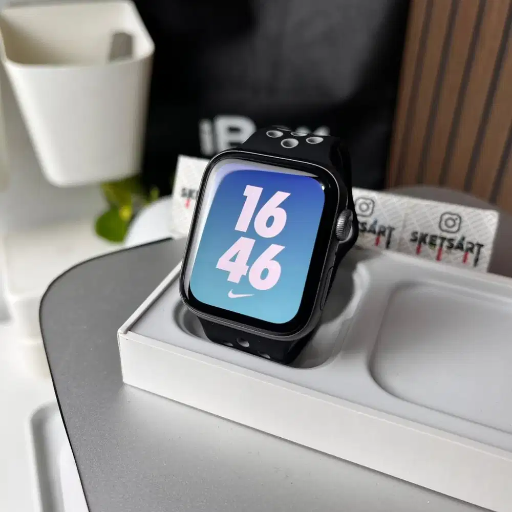 Apple Watch Series 4 44mm Nike iBox iwatch