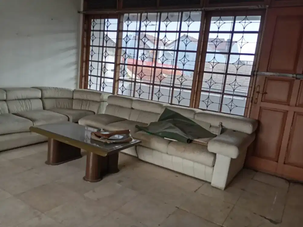 Dijual Cepat Rumah 2 Lantai Siap Huni Minimalis Lokasi di Cikutra Baru Bandung