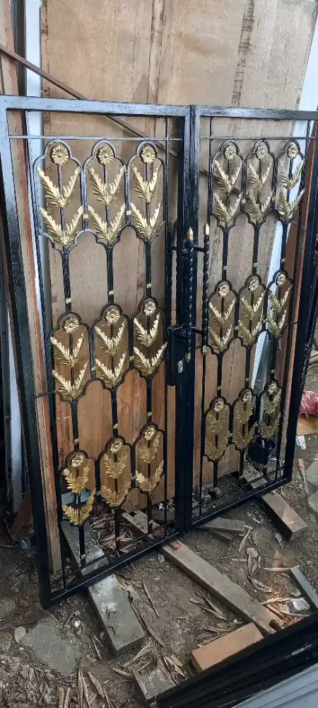 Pintu utama besi tempa double kupu 170x210 cm