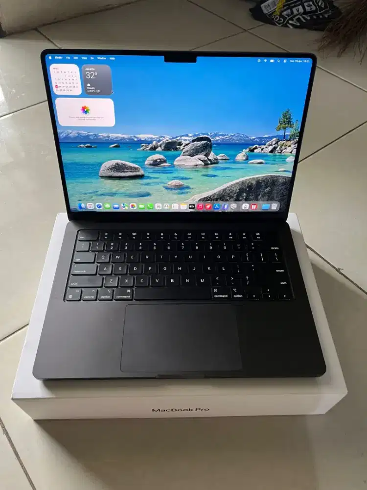 Macbook Pro M4 Ram 16 Ssd 512 Fullset Mulus No Minus Garansi Resmi on