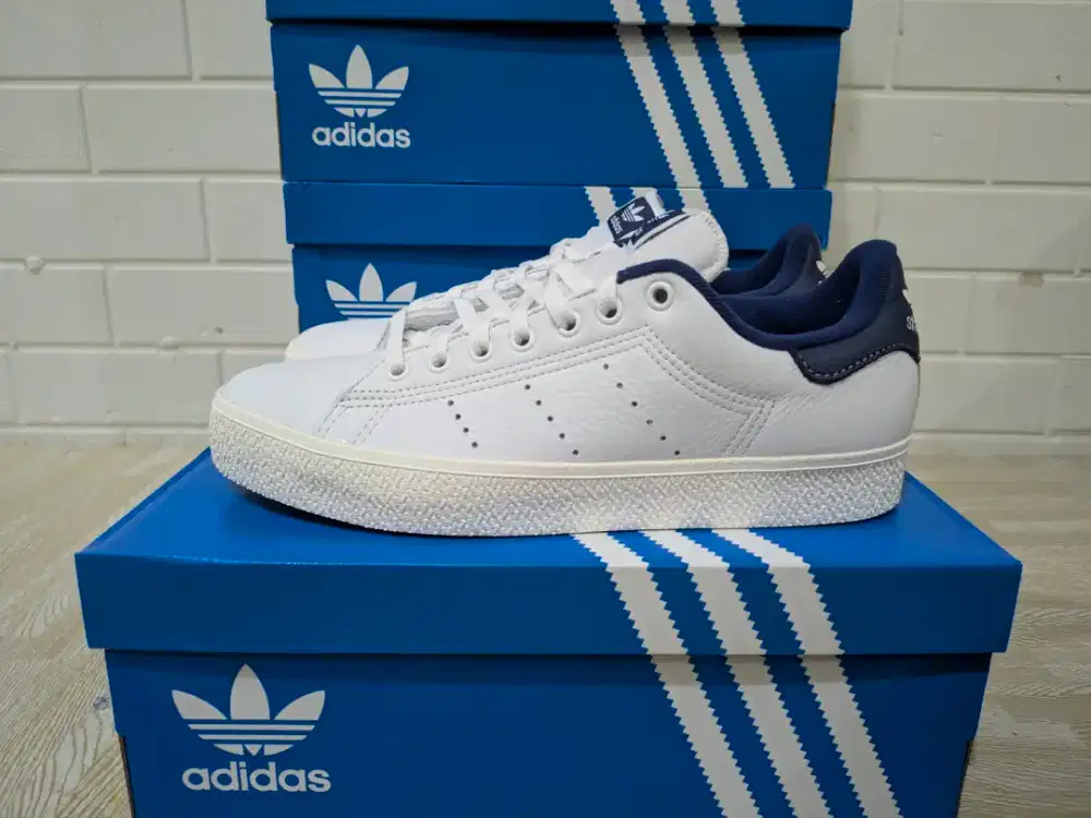 Sepatu/Sneakers Adidas Stan Smith CS White / Dark Blue IG1296 size 43
