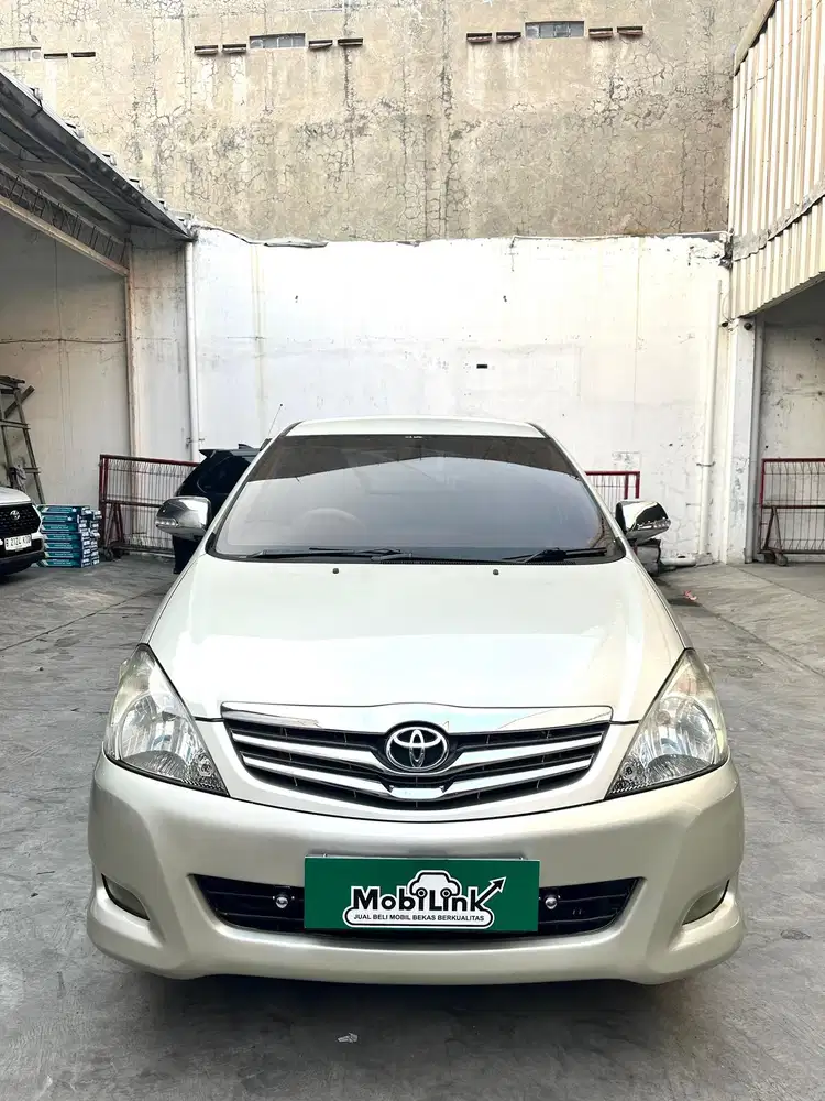 UNIT LANGKA, TOYOTA KIJANG INNOVA G BENSIN AT 2010