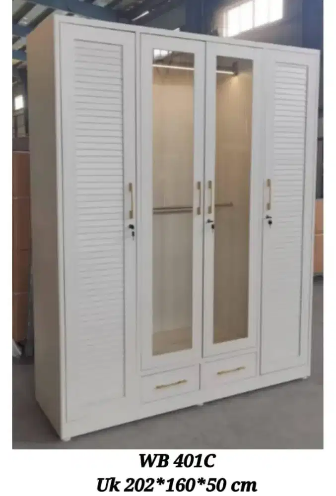 Lemari besi 4 pintu