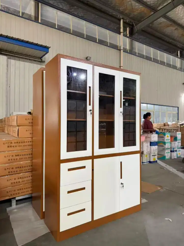 Lemari arsip 3 pintu