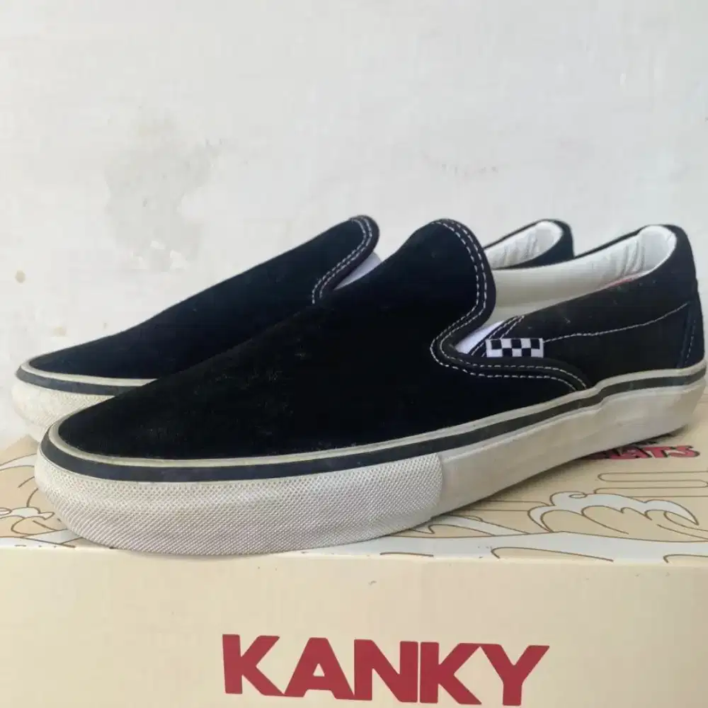 VANS SKATE SLIP ON
BLACK WHITE

REPLACE BOX
size 44(28,5 cm)