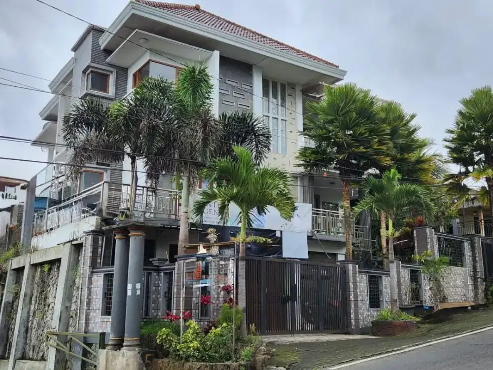 Villa + toko jalan Raya Selekta