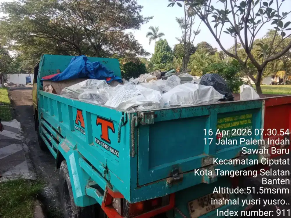 Urug puing campur tanah