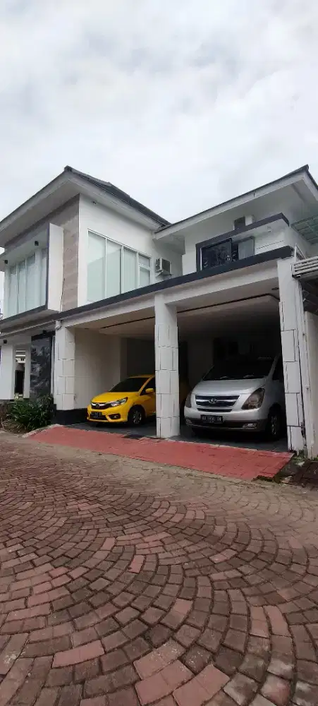 DIJUAL HOMESTAY & KANTOR 3 LANTAI