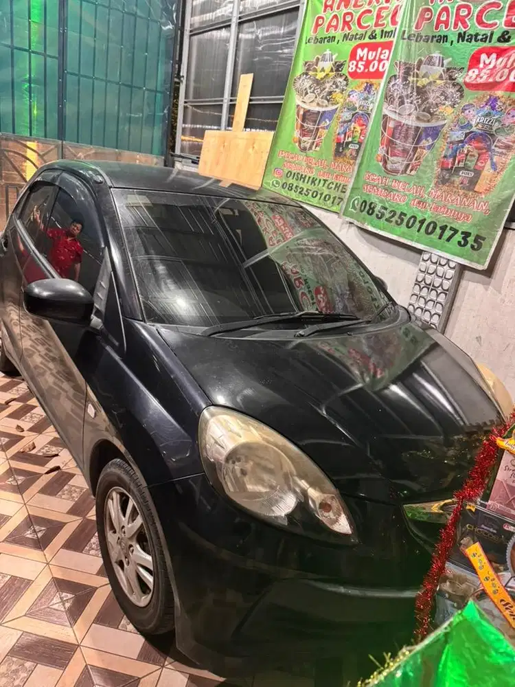 DIJUAL CEPAT MOBIL HONDA BRIO 2013 HITAM