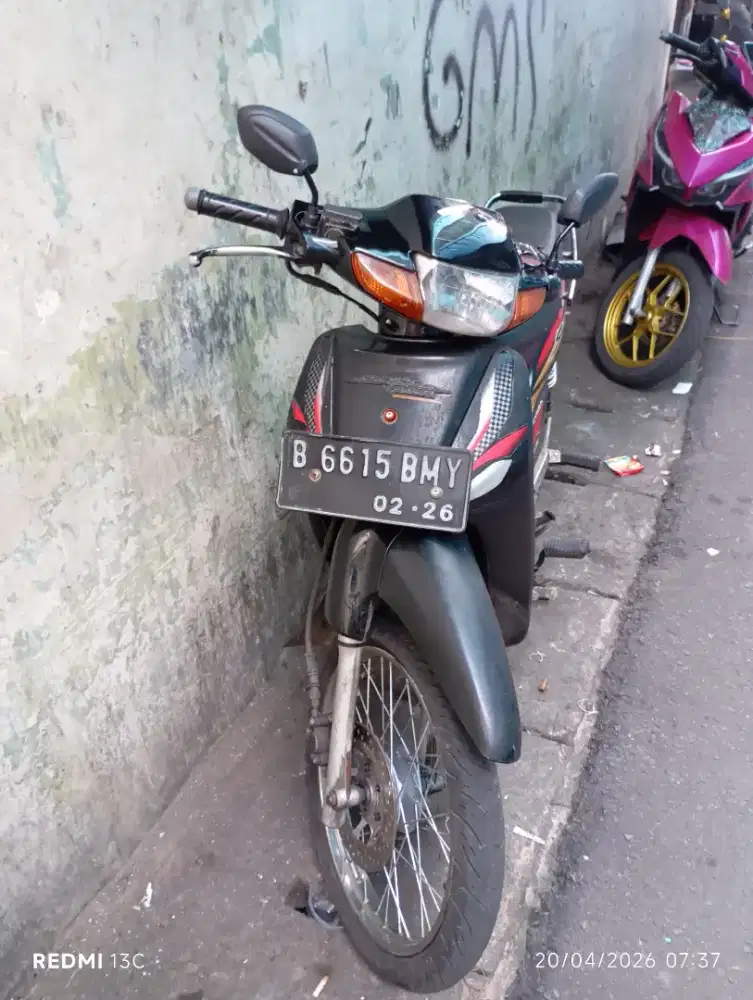 Jual motor Supra x 100cc tahun 2001 cakram  surat2 lngkp STNK BPKB ada