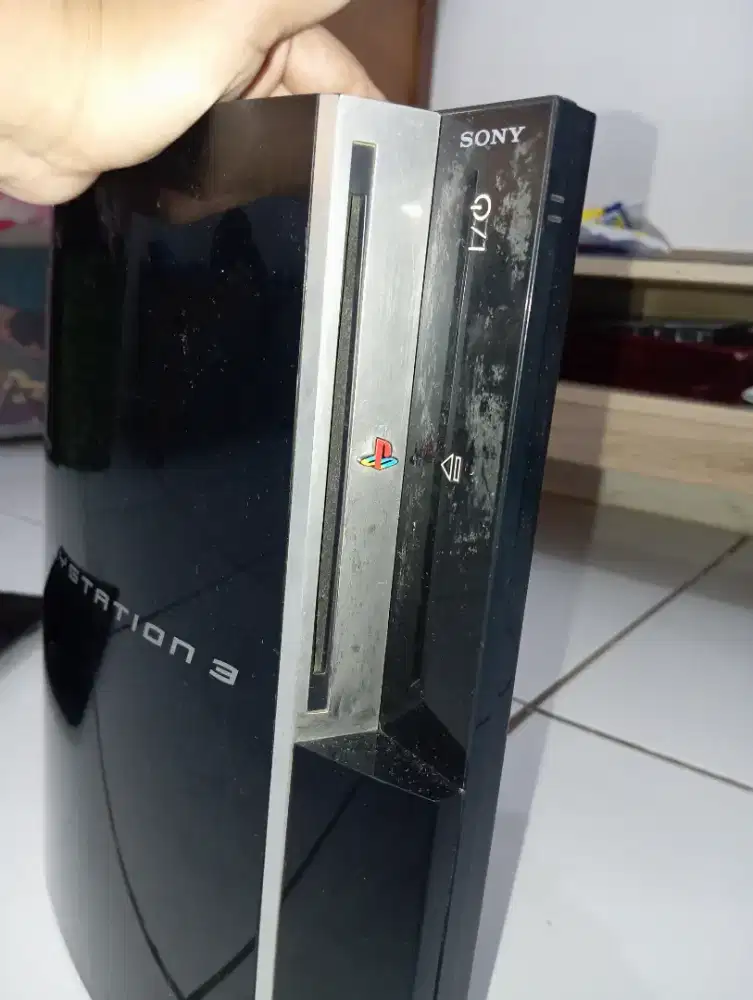 PS 3 dan full set stik dan hardisk+ games nya