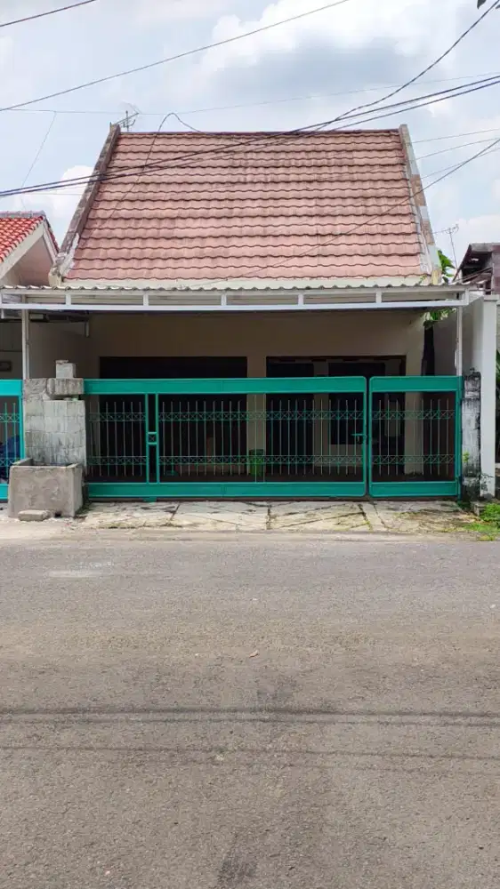 Rumah cantik dengan konsep apartemen dalam comp palapa yg asri