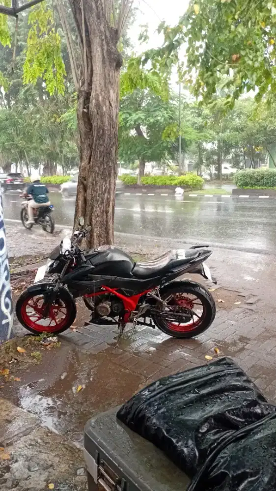 HONDA CB150R ( 2019 ) DIJUAL DIBAWAH HARGA PASARAN ! (NEGO SOPAN)