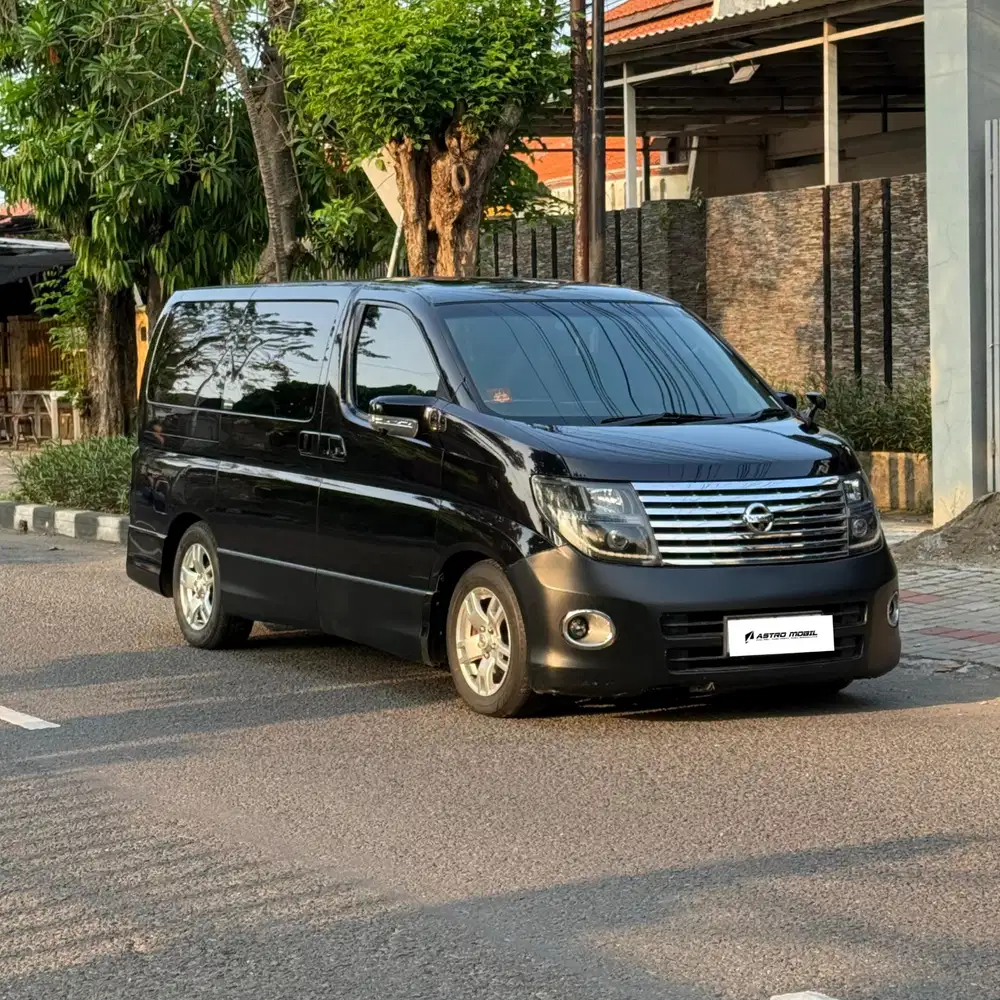 Nissan Elgrand 2008 / 2007 Hitam Matic Bekas Kredit Surabaya Istimewa