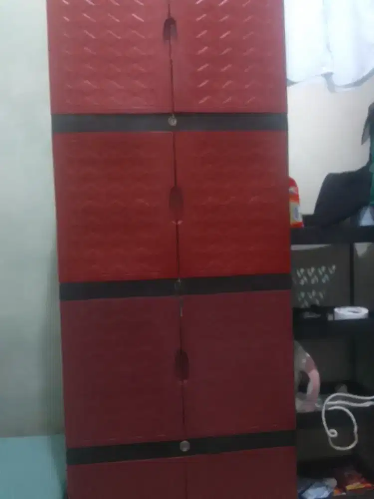 Lemari plastik 4 pintu