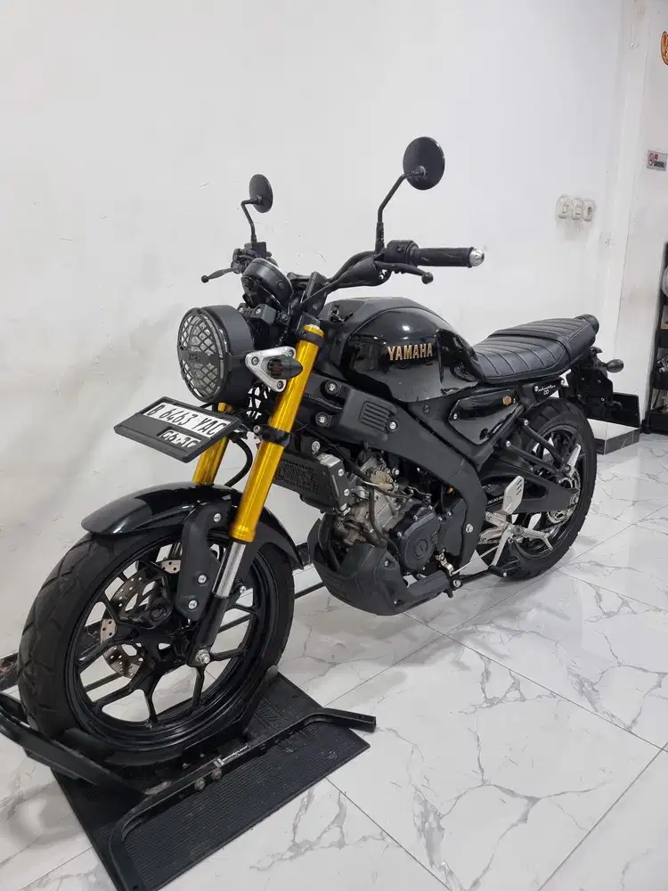 Yamaha XSR 155 NIK 2025 bulan 6 mulus seperti baru DP 4 JT aja