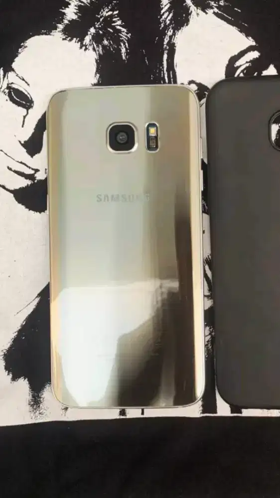 Handphone Samsung Galaxy S7+ edge 128GB resmi