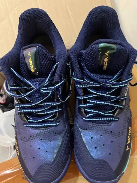 Sepatu Victor P8500 II siap pakai