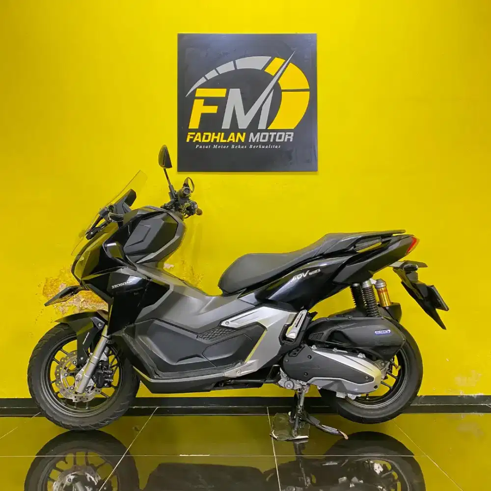 Honda ADV 160 Tahun 2023 Km low pajak on full orisinil