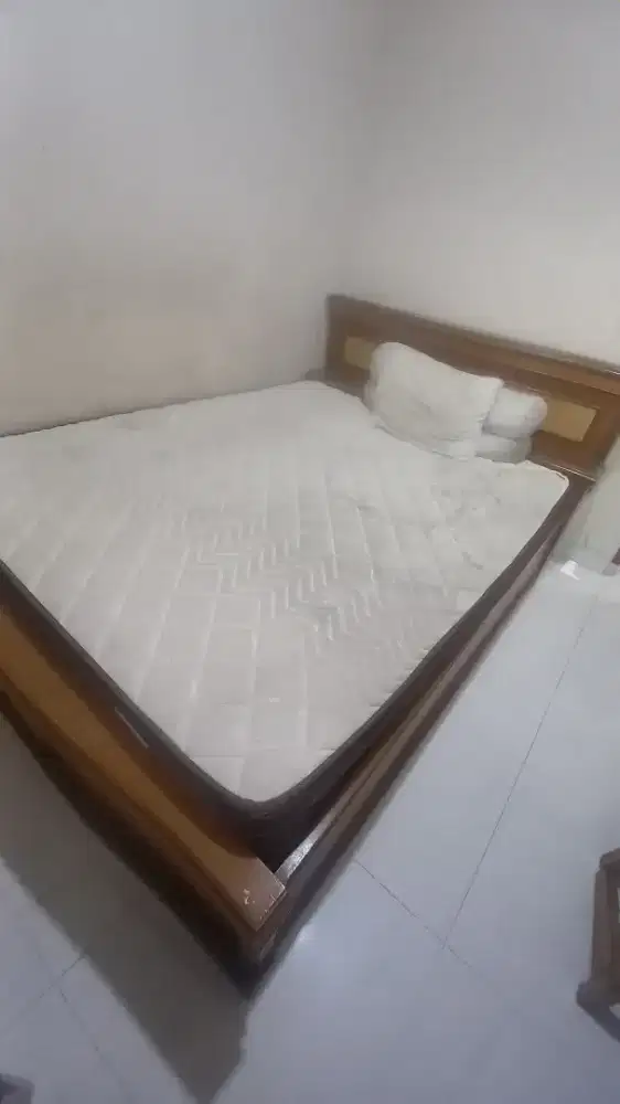 Kasur king size kondisi bagus