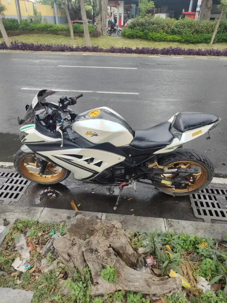 Kawasaki Ninja 250 Tahun 2012