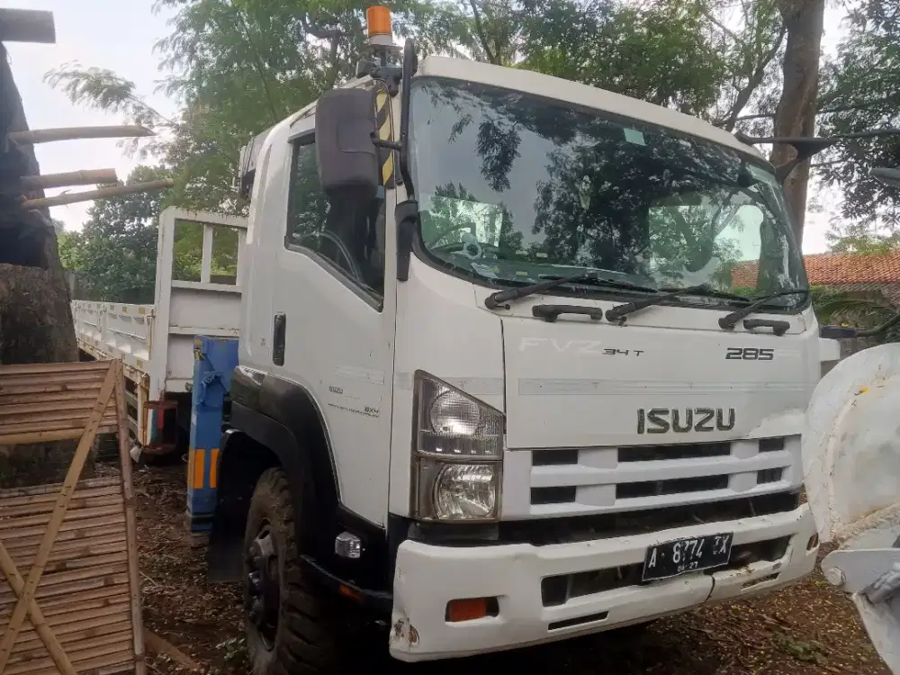 ISUZU GIGA FVM 34 T (6X4) - Crane Tadano 5 Ton - Siap Kerja 2 Unit