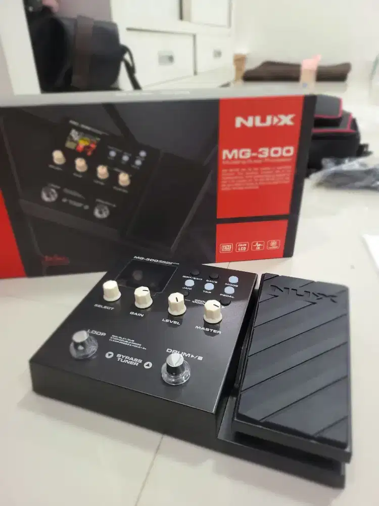 Efek Gitar NUX MG 300