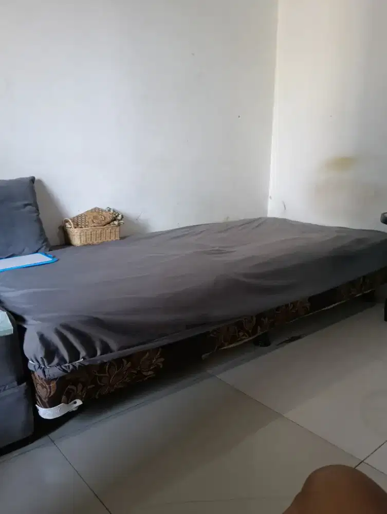 Spring bed Bekas Orang tua