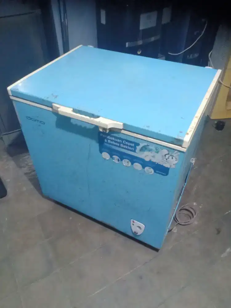 Jual frizer BOK merk Domo kapasitas 200  liter dngin beku bisa diantar
