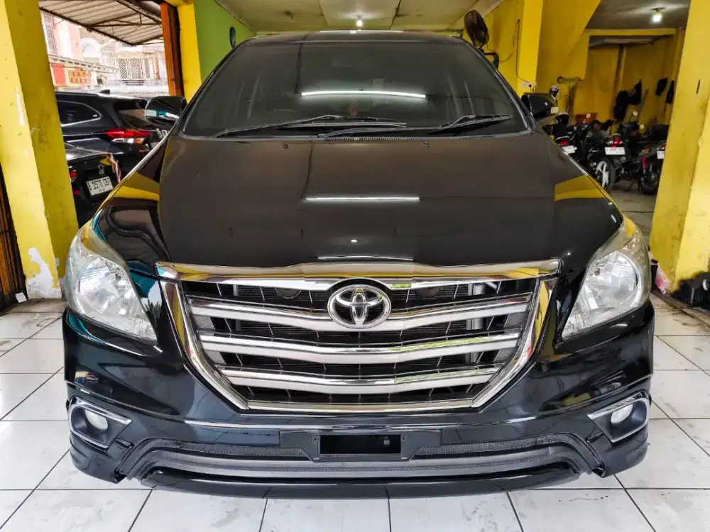 TOYOTA KIJANG INNOVA 2.0 V LUXURY AT 2014 MATIC LIKE NEW