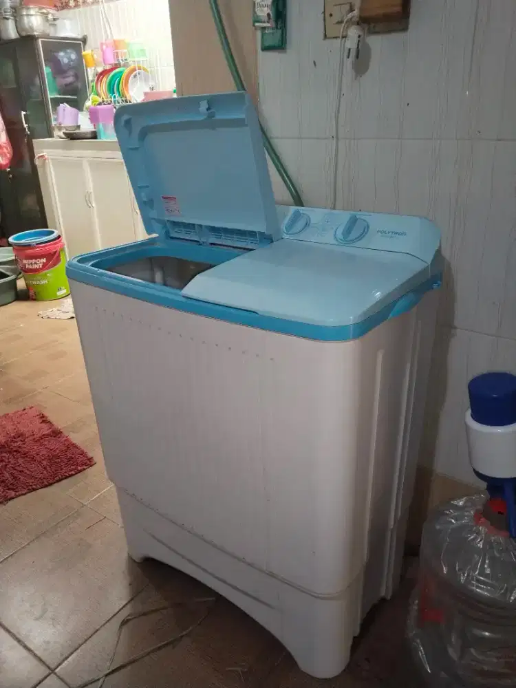 Mesin cuci Polytron second