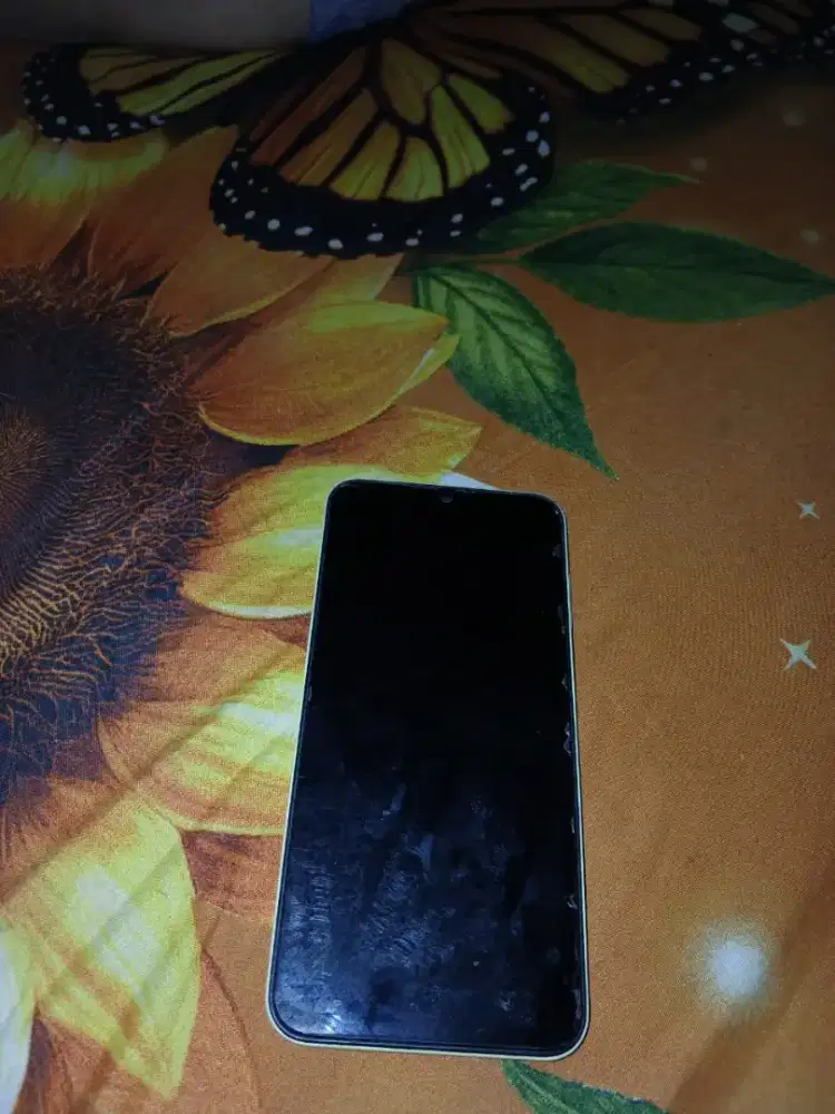 A15 ,  RAM 8 / 128 ,  3 kamera ,  carger asli samsung ,  nego tipis