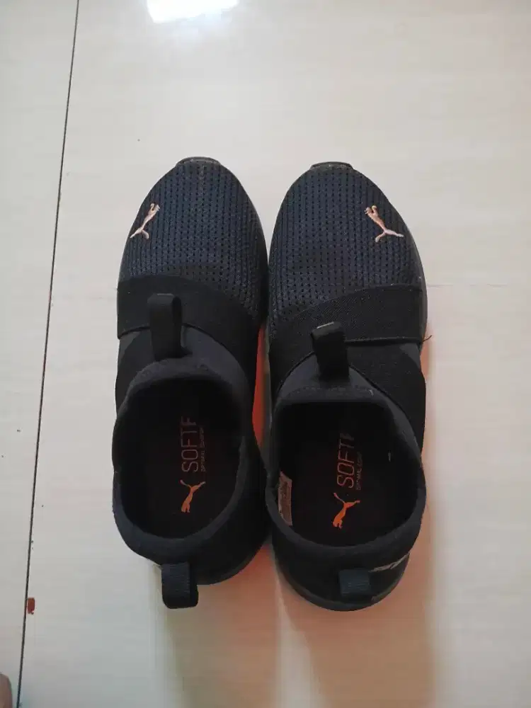Sepatu puma wanita ori