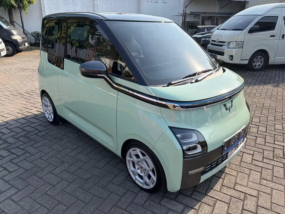 Wuling Airev 2022 long range warna hijau