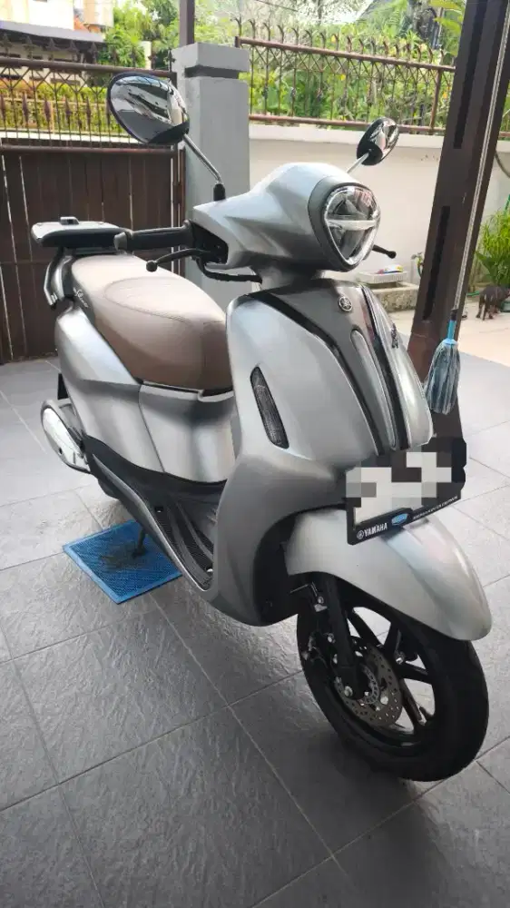 YAMAHA GRAND FILANO LUX TH.2024 SILVER