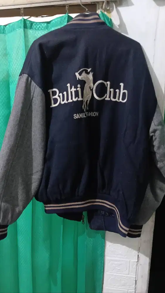 Jaket Bomber bekas bagus